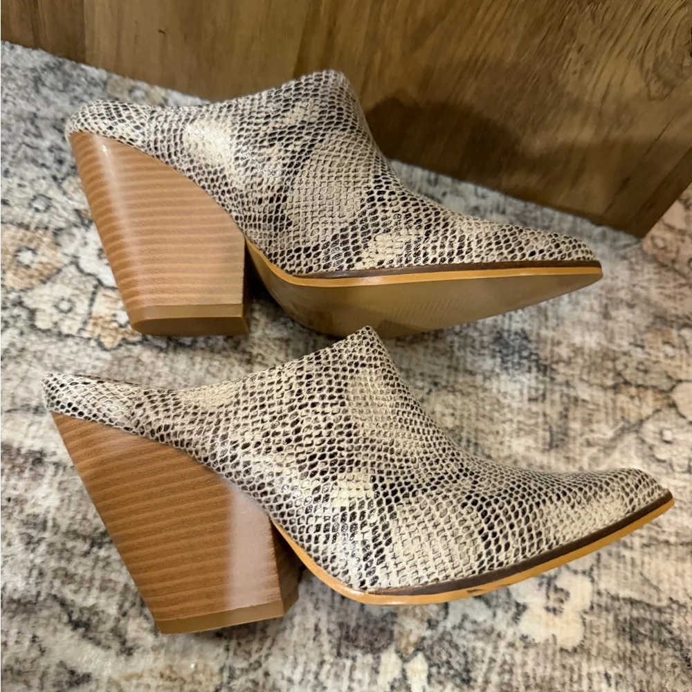 Snake Skin Patterned Mules - Picture 3 of 4